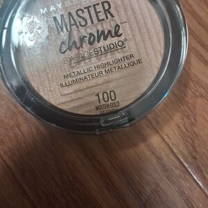 Maybelline Master Chrome Highlighter in Molten Gold